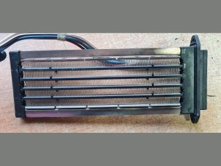 bontott TOYOTA AURIS Fűtőradiátor (Elektromos)