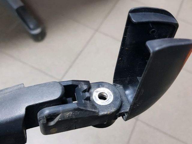 bontott TOYOTA AURIS Hátsó Ablaktörlő Kar