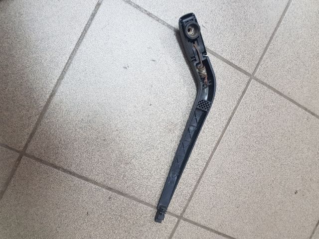 bontott TOYOTA AURIS Hátsó Ablaktörlő Kar