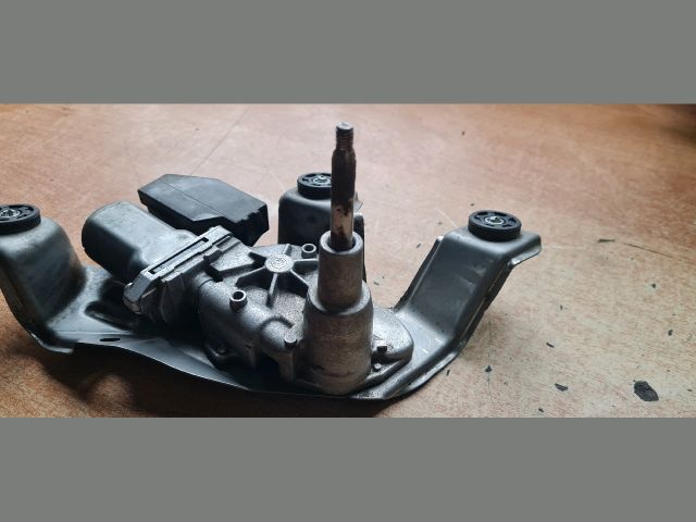 bontott TOYOTA AURIS Hátsó Ablaktörlő Motor