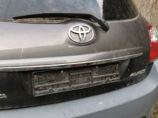 bontott TOYOTA AURIS Hátsó Embléma