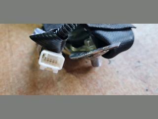 bontott TOYOTA AURIS Hátsó középső Biztonsági Öv Csat