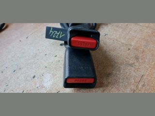 bontott TOYOTA AURIS Hátsó középső Biztonsági Öv Csat