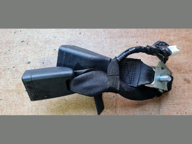 bontott TOYOTA AURIS Hátsó középső Biztonsági Öv Csat