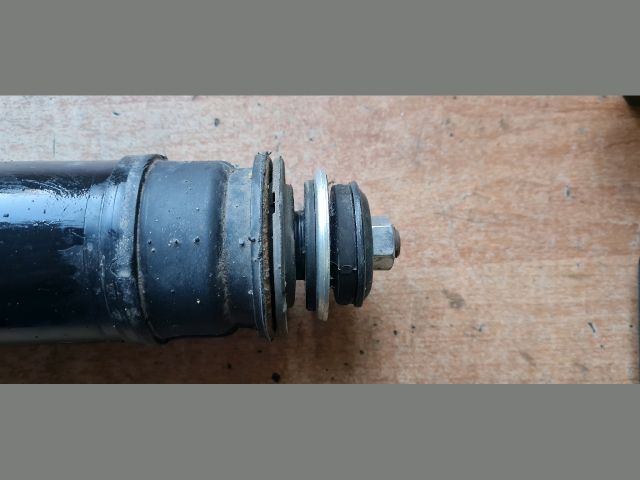 bontott TOYOTA AURIS Hátsó Lengéscsillapító (Pozíciófüggetlen)