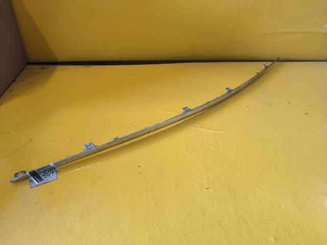 bontott TOYOTA AURIS Hátsó Lökhárító Díszléc