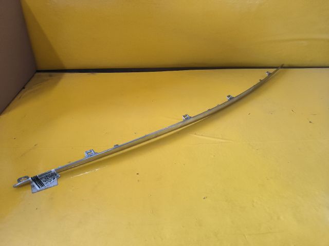 bontott TOYOTA AURIS Hátsó Lökhárító Díszléc