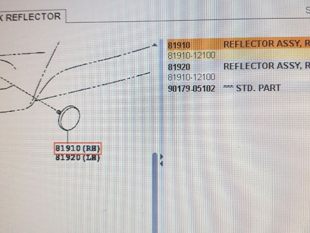bontott TOYOTA AURIS Hátsó Prizma