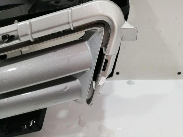 bontott TOYOTA AURIS Hűtőrács