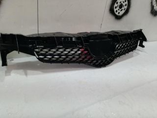 bontott TOYOTA AURIS Hűtőrács