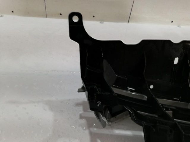 bontott TOYOTA AURIS Hűtőrács