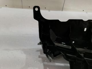 bontott TOYOTA AURIS Hűtőrács