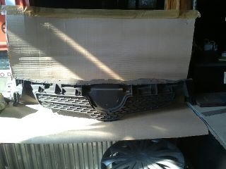 bontott TOYOTA AURIS Hűtőrács