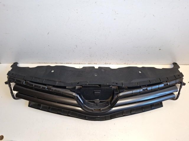 bontott TOYOTA AURIS Hűtőrács