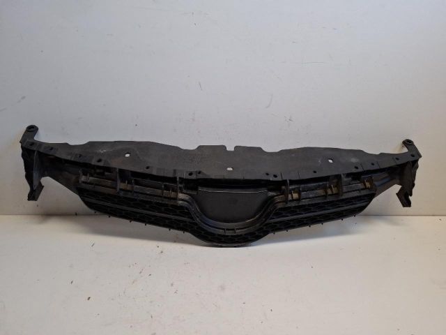 bontott TOYOTA AURIS Hűtőrács