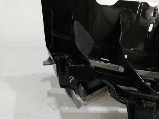 bontott TOYOTA AURIS Hűtőrács