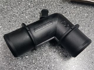 bontott TOYOTA AURIS Hűtővíz Elosztó Cső