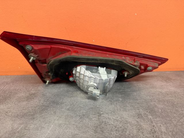 bontott TOYOTA AURIS Jobb Belső Hátsó Lámpa
