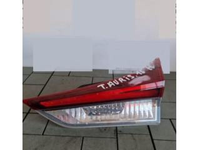 bontott TOYOTA AURIS Jobb Belső Hátsó Lámpa