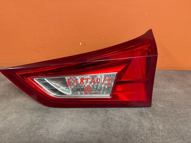 bontott TOYOTA AURIS Jobb Belső Hátsó Lámpa