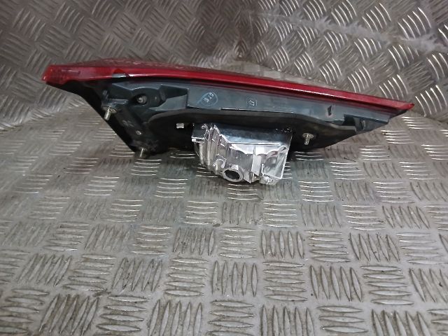 bontott TOYOTA AURIS Jobb Belső Hátsó Lámpa