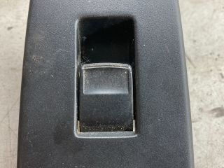 bontott TOYOTA AURIS Jobb első Ablakemelő Kapcsoló