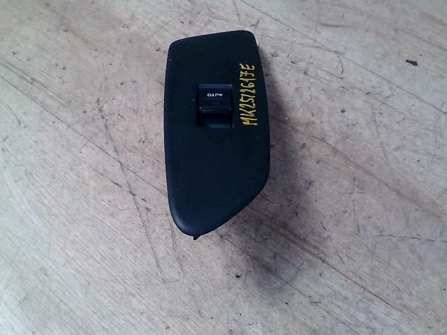 bontott TOYOTA AURIS Jobb első Ablakemelő Kapcsoló