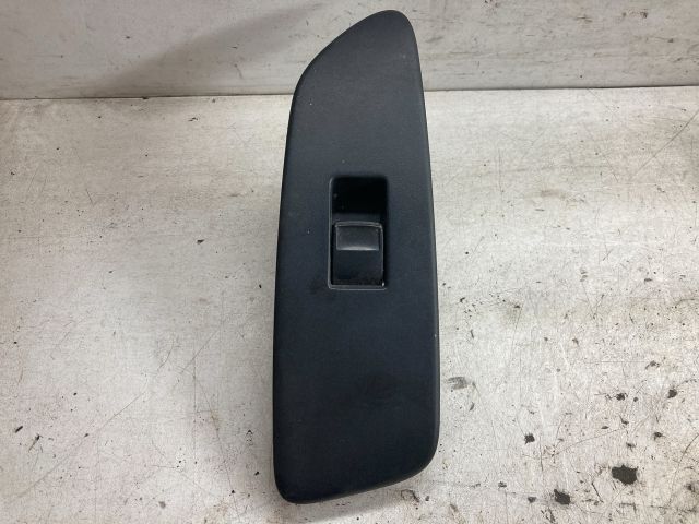 bontott TOYOTA AURIS Jobb első Ablakemelő Kapcsoló