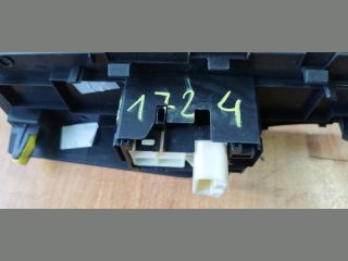 bontott TOYOTA AURIS Jobb első Ablakemelő Kapcsoló