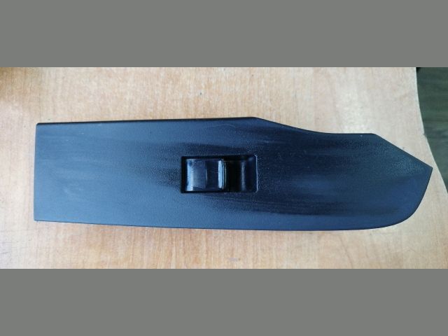 bontott TOYOTA AURIS Jobb első Ablakemelő Kapcsoló