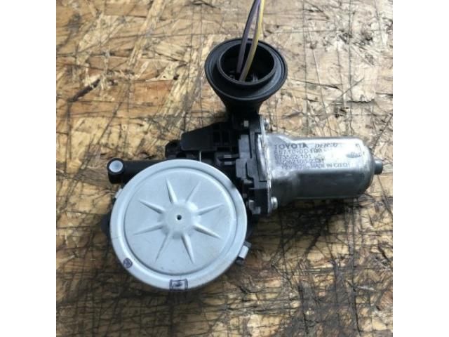 bontott TOYOTA AURIS Jobb első Ablakemelő Motor