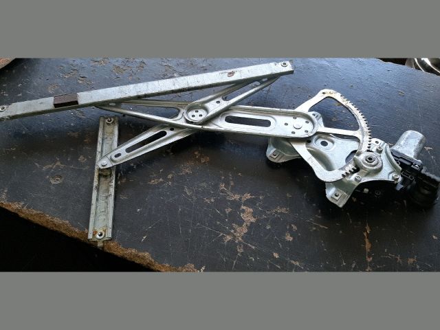 bontott TOYOTA AURIS Jobb első Ablakemelő Szerkezet (Elektromos)