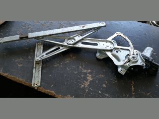 bontott TOYOTA AURIS Jobb első Ablakemelő Szerkezet (Elektromos)