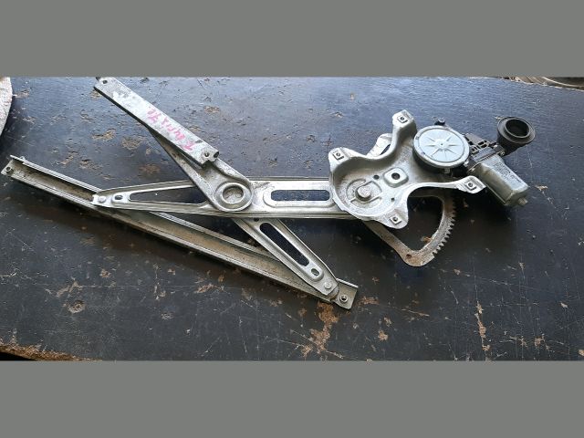 bontott TOYOTA AURIS Jobb első Ablakemelő Szerkezet (Elektromos)