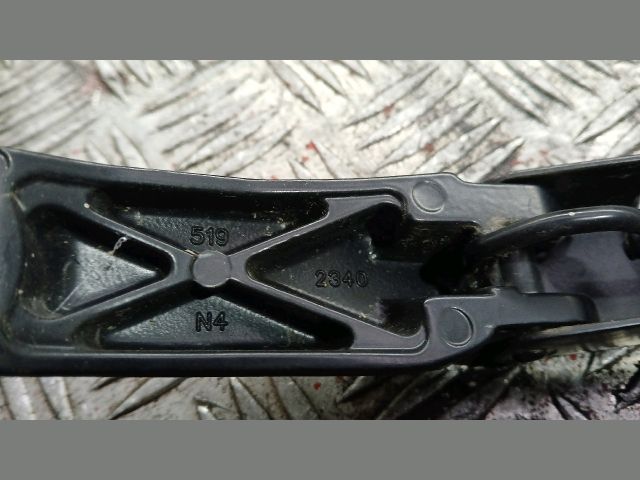 bontott TOYOTA AURIS Jobb első Ablaktörlő Kar