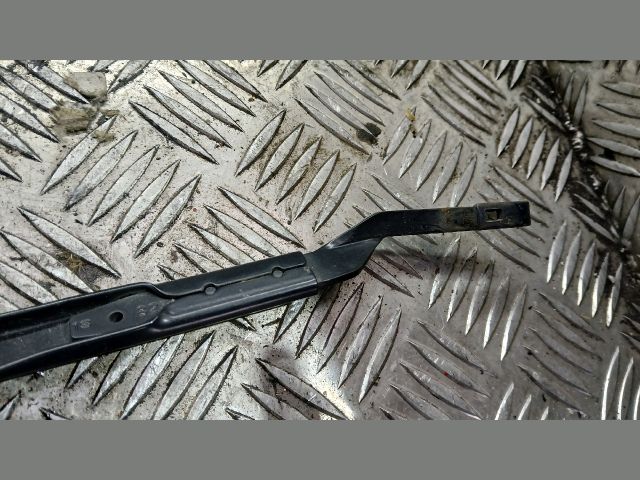 bontott TOYOTA AURIS Jobb első Ablaktörlő Kar