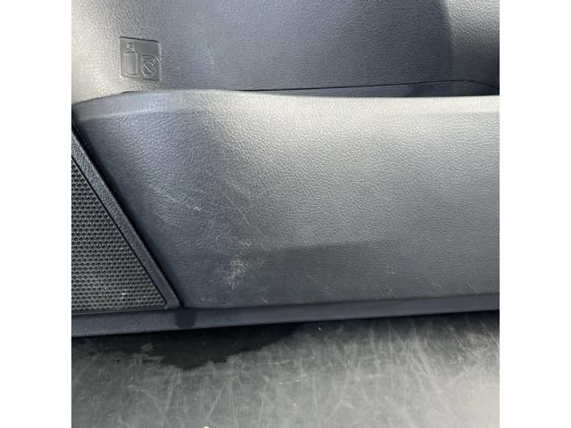 bontott TOYOTA AURIS Jobb első Ajtó Kárpit
