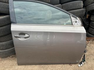 bontott TOYOTA AURIS Jobb első Ajtó (Részeivel)