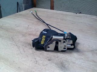 bontott TOYOTA AURIS Jobb első Ajtózár