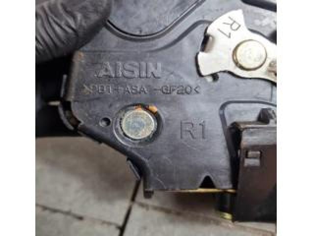 bontott TOYOTA AURIS Jobb első Ajtózár