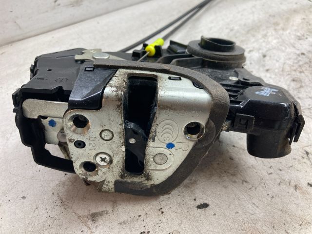 bontott TOYOTA AURIS Jobb első Ajtózár