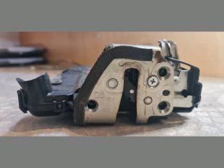 bontott TOYOTA AURIS Jobb első Ajtózár