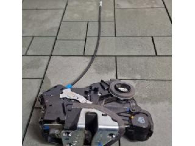 bontott TOYOTA AURIS Jobb első Ajtózár