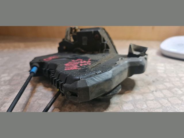 bontott TOYOTA AURIS Jobb első Ajtózár