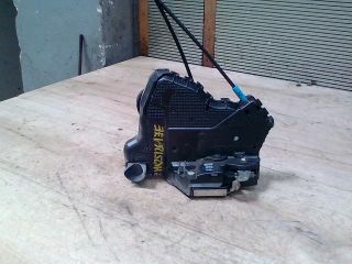 bontott TOYOTA AURIS Jobb első Ajtózár