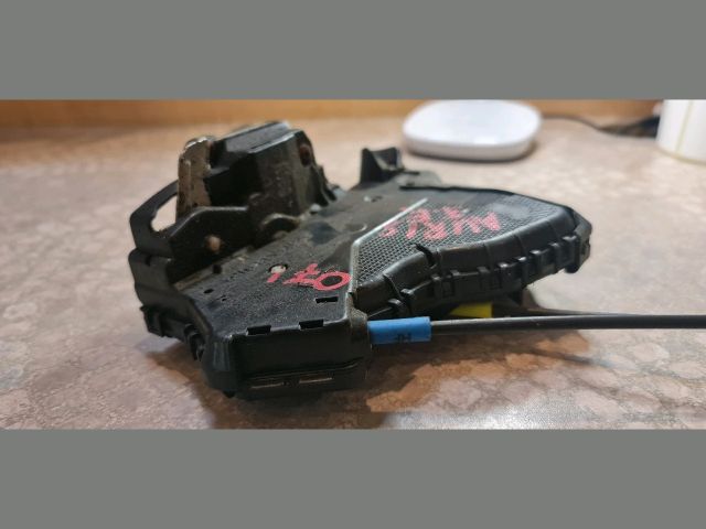 bontott TOYOTA AURIS Jobb első Ajtózár