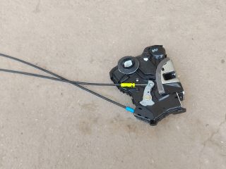 bontott TOYOTA AURIS Jobb első Ajtózár