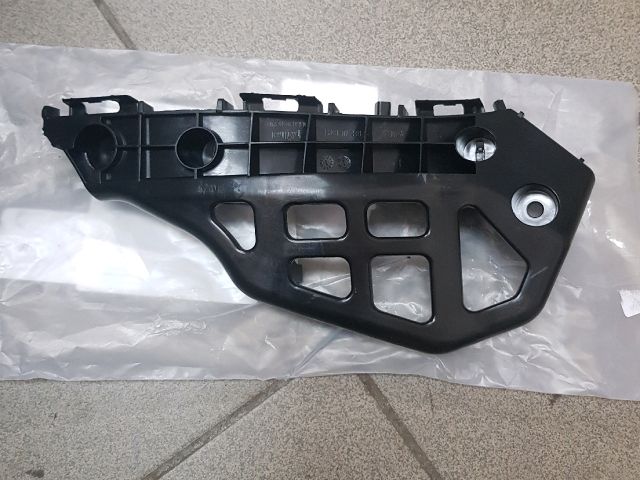 bontott TOYOTA AURIS Jobb első Lökhárító Tartó (Műanyag)