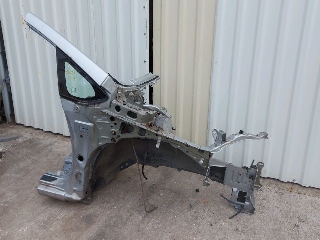 bontott TOYOTA AURIS Jobb első Negyed Karosszéria Csomag