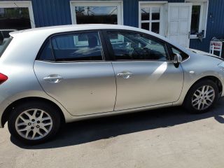 bontott TOYOTA AURIS Jobb első Oldal Lökhárító Tartó (Műanyag)